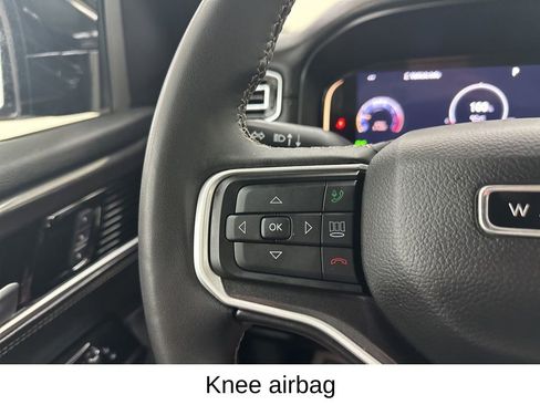 Used 2023 Jeep Wagoneer 4WD w/ Premium Group I image 33