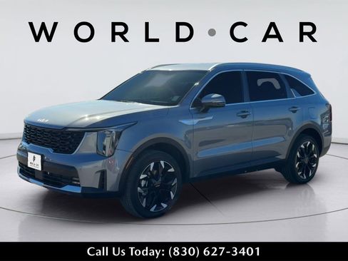 Used 2025 Kia Sorento EX image 4