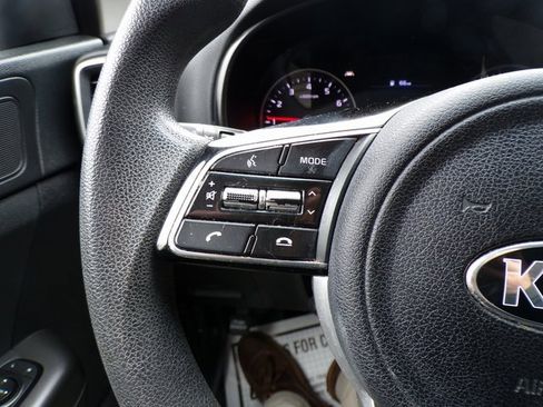 Used 2020 Kia Sportage LX image 17
