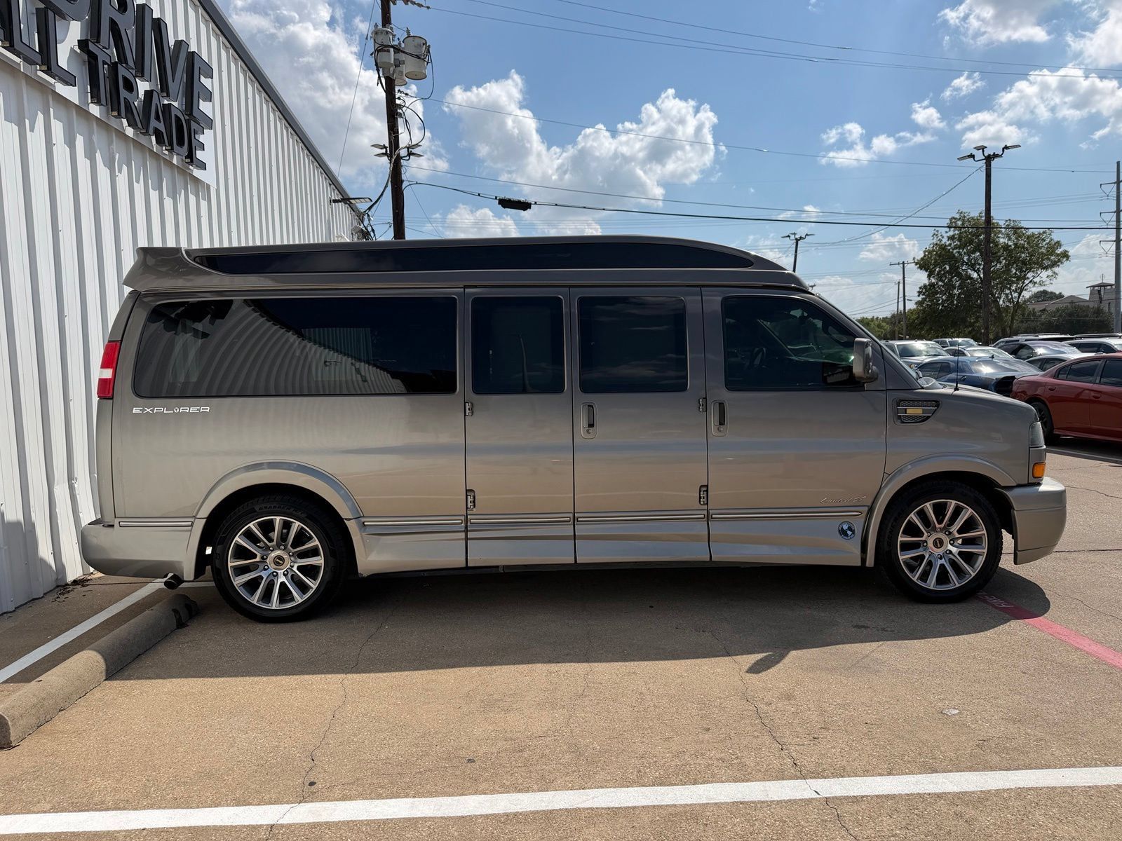 Used 2020 GMC Savana 2500 Extended w/ Enhanced Convenience Package RWD image 9