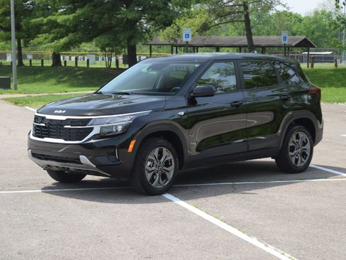 Used 2025 Kia Seltos LX AWD/4WD image 20