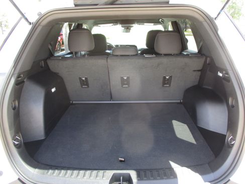Used 2026 Chevrolet Equinox LT FWD image 37