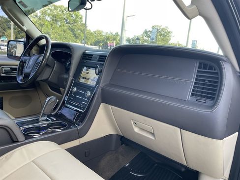 Used 2016 Lincoln Navigator L Reserve AWD/4WD image 15
