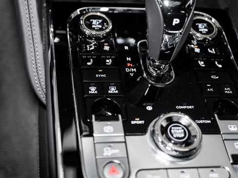 Used 2024 Bentley Flying Spur W12 image 49