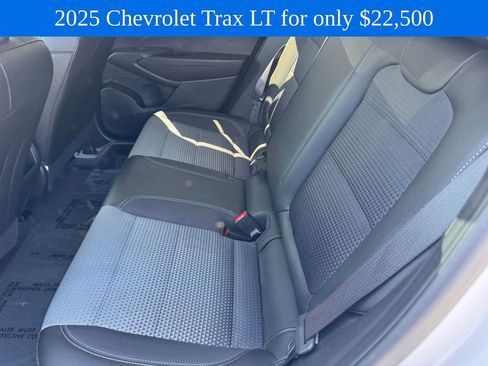 Used 2025 Chevrolet Trax LT FWD image 13