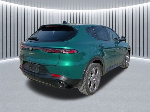 Used 2024 Alfa Romeo Tonale Veloce image 3