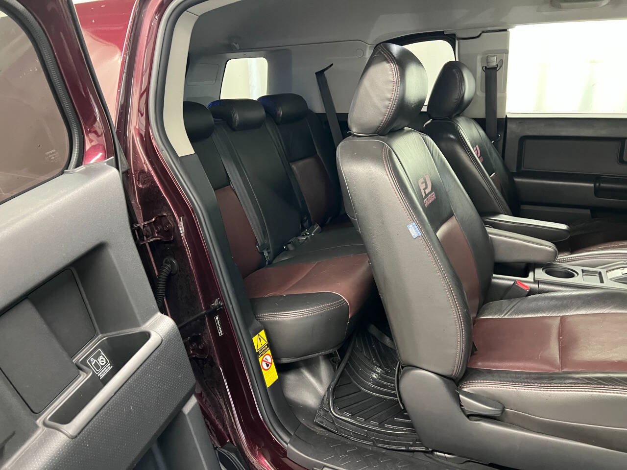 Used 2007 Toyota FJ Cruiser 4WD w/ Convenience Pkg image 11