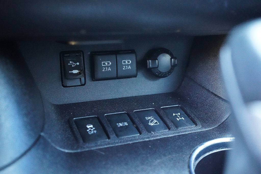 Used 2018 Toyota Highlander XLE AWD/4WD image 25