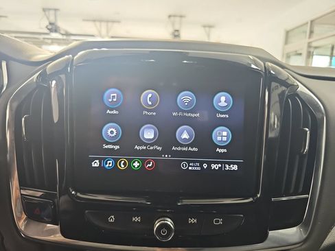 Used 2023 Chevrolet Traverse LT FWD image 28