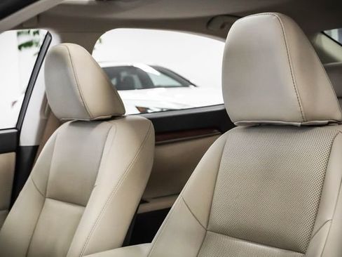 Used 2018 Lexus ES 300h w/ Navigation Package image 9