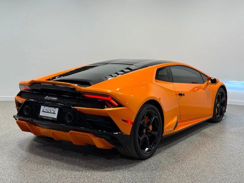 Used 2021 Lamborghini Huracan EVO image 33