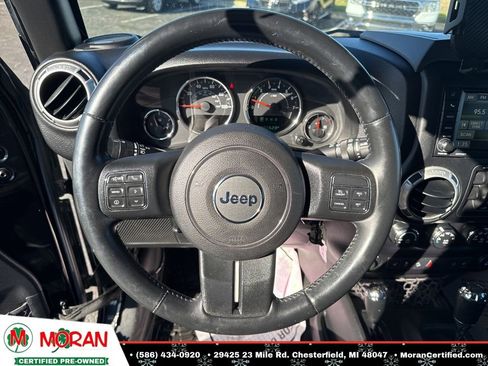 Used 2015 Jeep Wrangler Unlimited Rubicon w/ Connectivity Group image 13