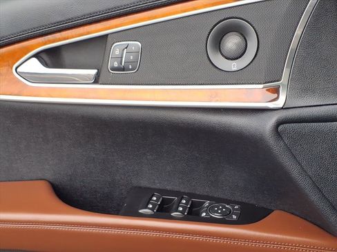 Used 2018 Lincoln MKX Reserve w/ Lincoln MKX Climate Package image 23