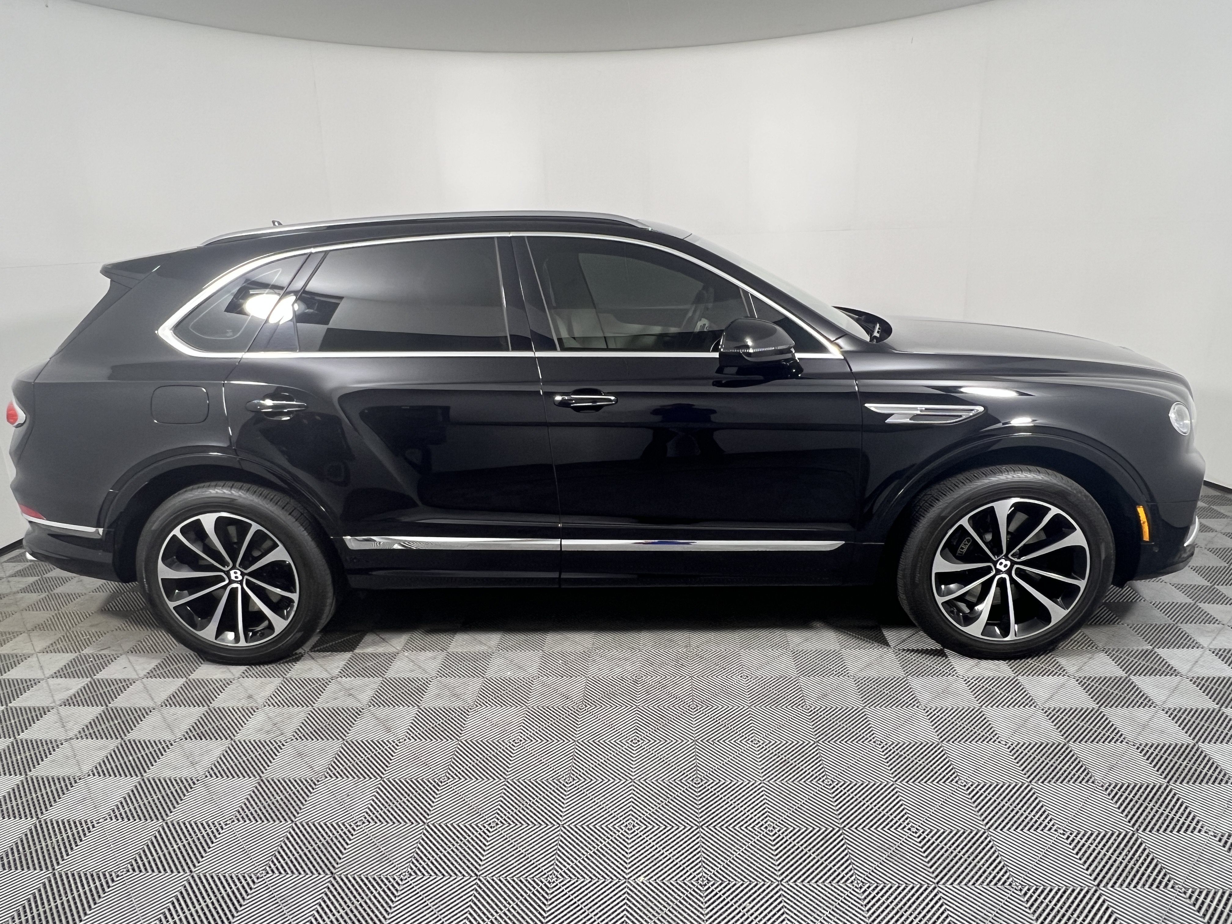 Used 2021 Bentley Bentayga AWD/4WD image 6