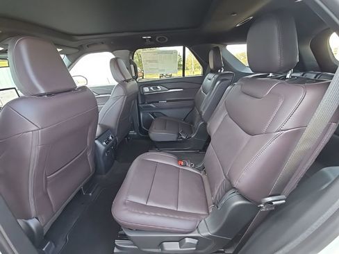 New 2026 Ford Explorer Platinum image 17