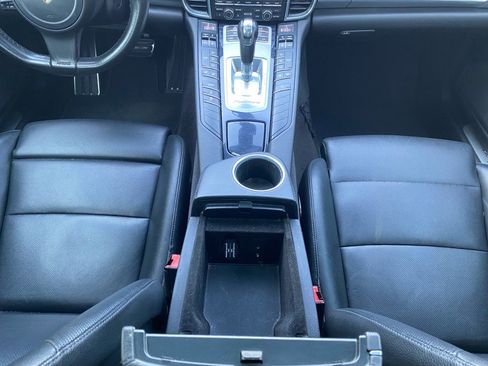 Used 2016 Porsche Panamera image 25