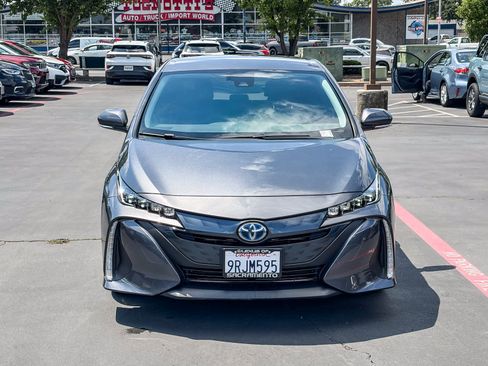 Used 2022 Toyota Prius Prime XLE FWD image 6