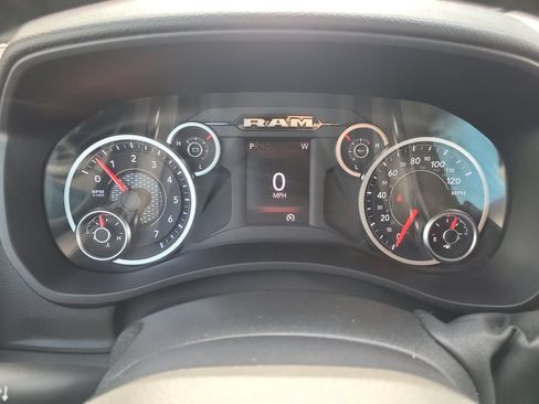Used 2025 RAM 2500 Big Horn AWD/4WD image 32