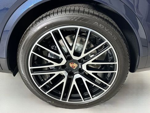 Used 2026 Porsche Cayenne image 34