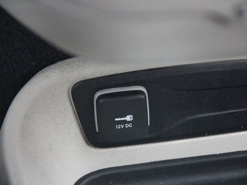 Used 2024 Chrysler Pacifica Touring-L FWD image 42