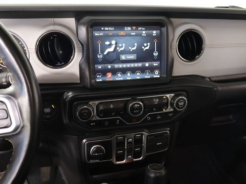 Used 2022 Jeep Gladiator Overland image 5