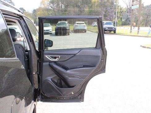 Used 2022 Subaru Forester Premium AWD/4WD image 17