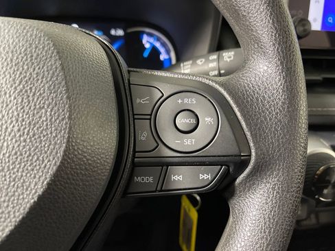 Certified 2025 Toyota RAV4 LE image 27