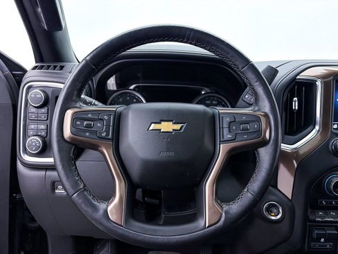 Used 2020 Chevrolet Silverado 1500 High Country w/ Technology Package AWD/4WD image 34