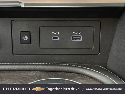 Used 2023 Nissan Armada Platinum w/ Captain's Chairs Package RWD image 21
