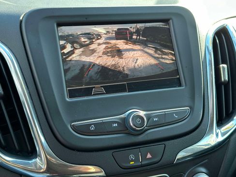 Used 2023 Chevrolet Equinox LT image 26