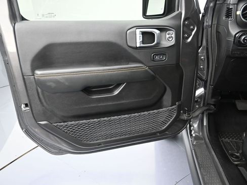 Certified 2025 Jeep Gladiator Sport image 11