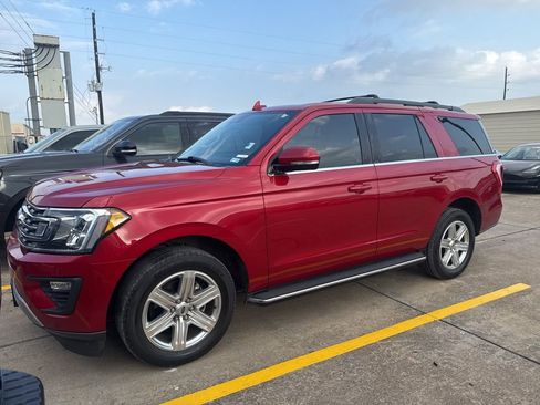 Used 2020 Ford Expedition XLT w/ Equipment Group 202A RWD image 3