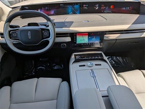 New 2025 Lincoln Navigator Reserve image 14