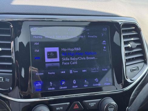 Used 2019 Jeep Grand Cherokee Altitude AWD/4WD image 25