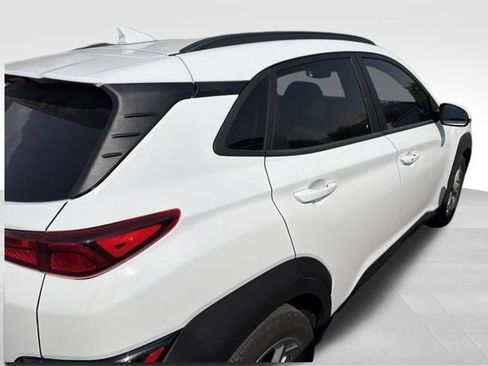 Used 2023 Hyundai Kona SEL FWD image 8