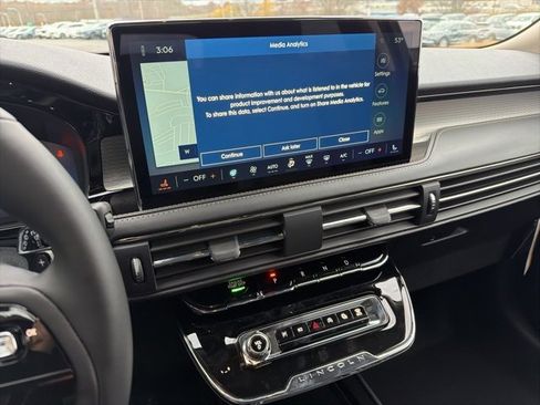 New 2026 Lincoln Corsair Premiere image 13