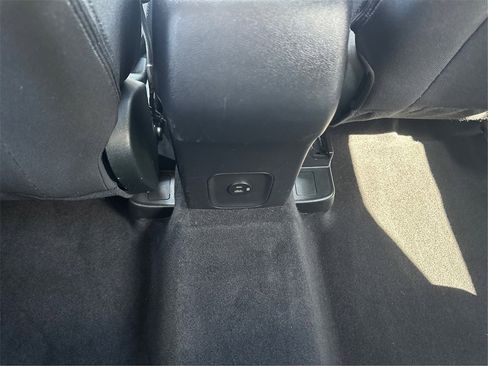 Used 2022 Ford Escape SE image 21