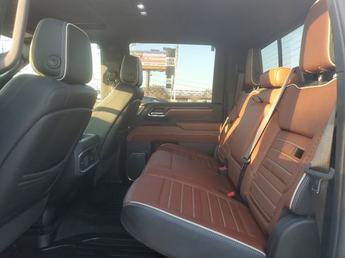 Used 2024 GMC Sierra 3500 Denali Ultimate image 12