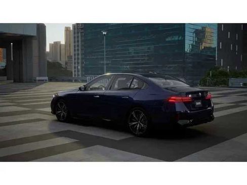 New 2027 BMW 530i RWD image 2