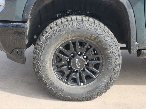 New 2026 Chevrolet Silverado 2500 ZR2 image 18