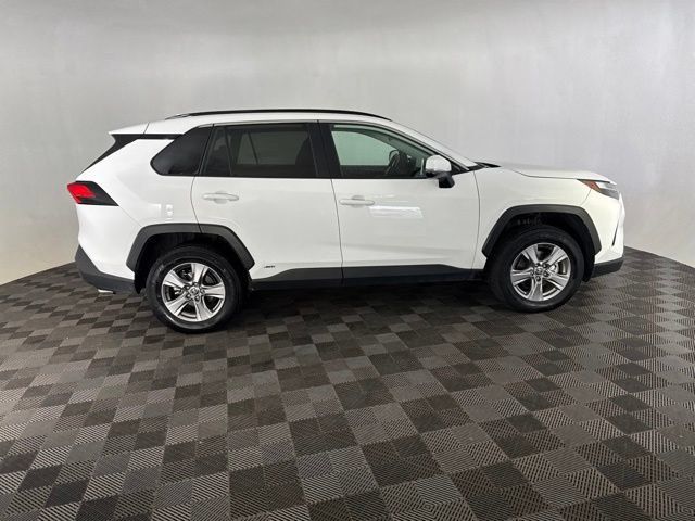 Used 2025 Toyota RAV4 XLE AWD/4WD image 6