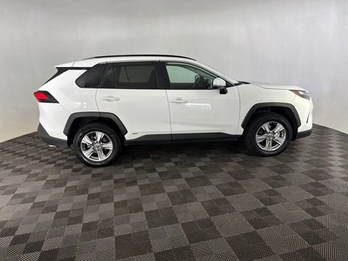 Used 2025 Toyota RAV4 XLE AWD/4WD image 6