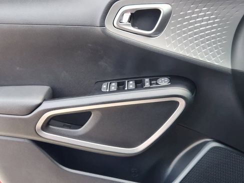 New 2025 Kia Soul LX w/ LX Technology Package image 19