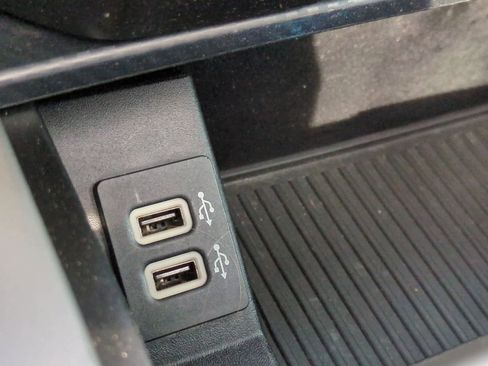 Used 2020 Ford F150 Lariat image 31