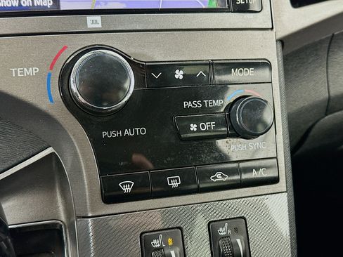 Used 2013 Toyota Venza Limited w/ Tow Prep Pkg AWD/4WD image 24