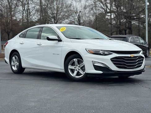 Used 2024 Chevrolet Malibu LT image 2