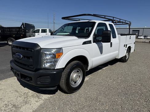 Used 2015 Ford F250 XL image 2
