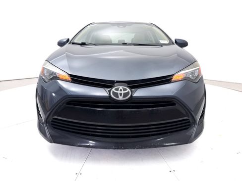 Used 2017 Toyota Corolla LE w/ Carpet Mat Package (TMS) FWD image 2