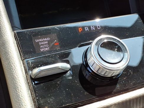 Used 2025 Jeep Grand Cherokee Limited w/ Luxury Tech Group II AWD/4WD image 28
