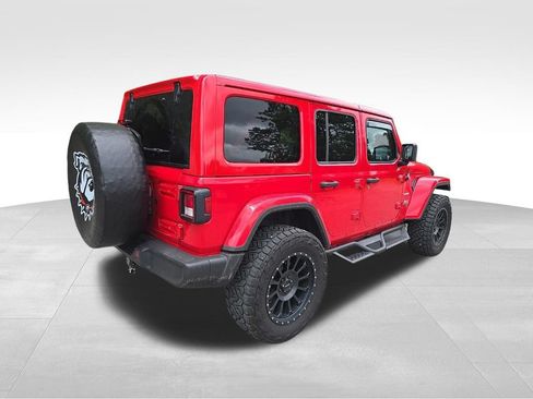 Used 2018 Jeep Wrangler Unlimited Sahara AWD/4WD image 13